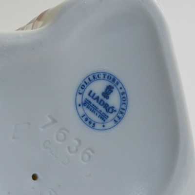 Lladró "Afternoon Promenade" Porcelain Figurine