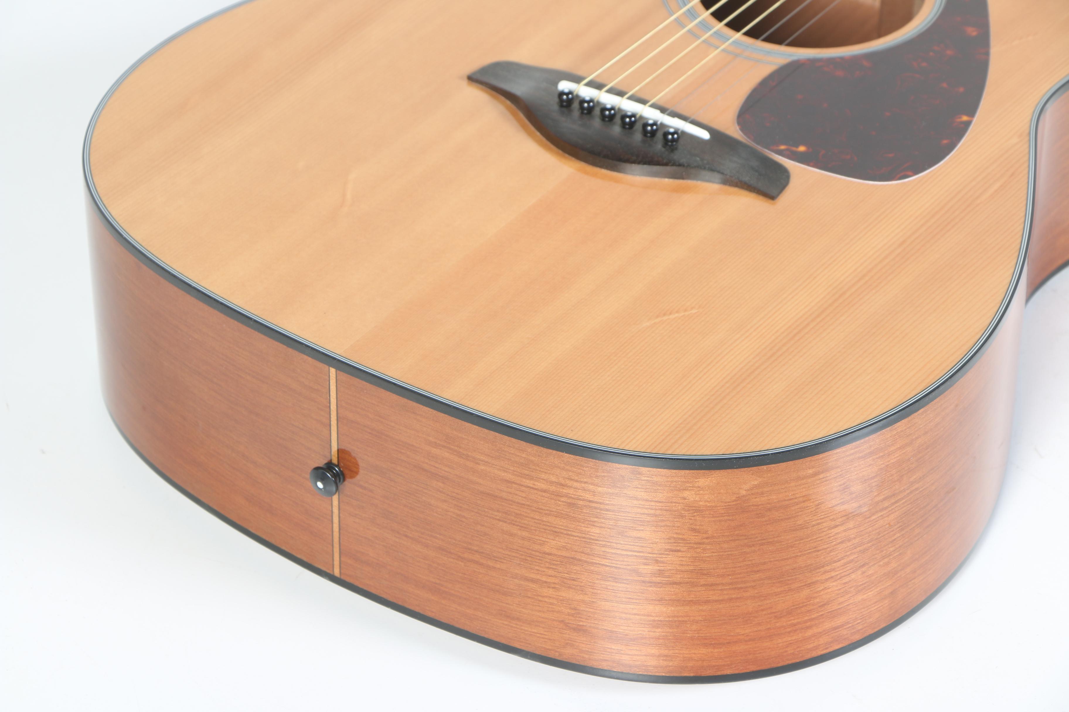 Yamaha FG700S Folk Acoustic Guitar with Gig Case