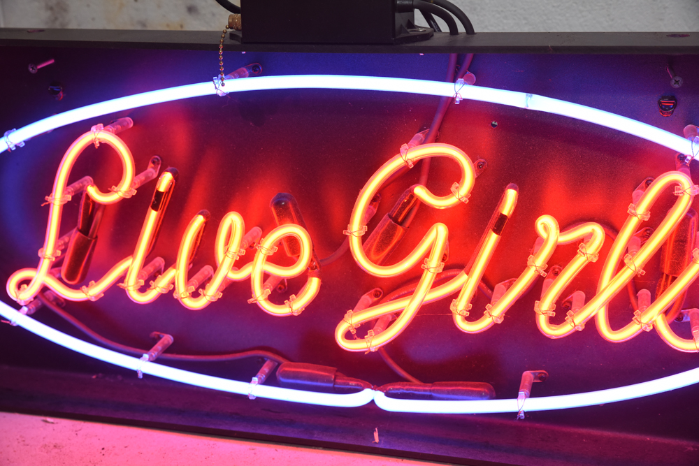 "Live Girls" Neon Sign