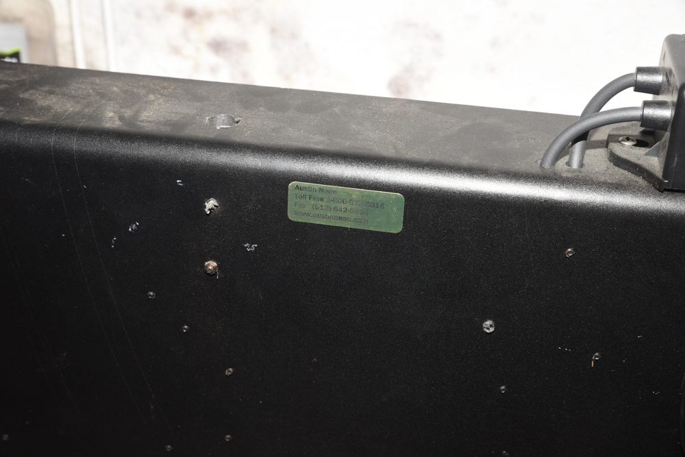 "Live Girls" Neon Sign