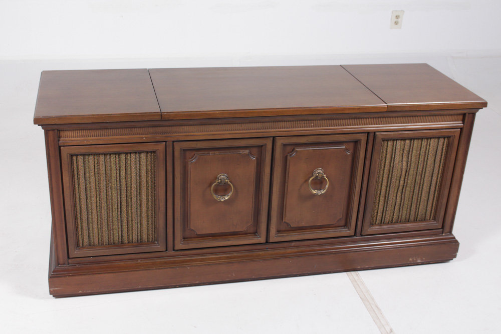 Vintage Sylvania Turntable Console