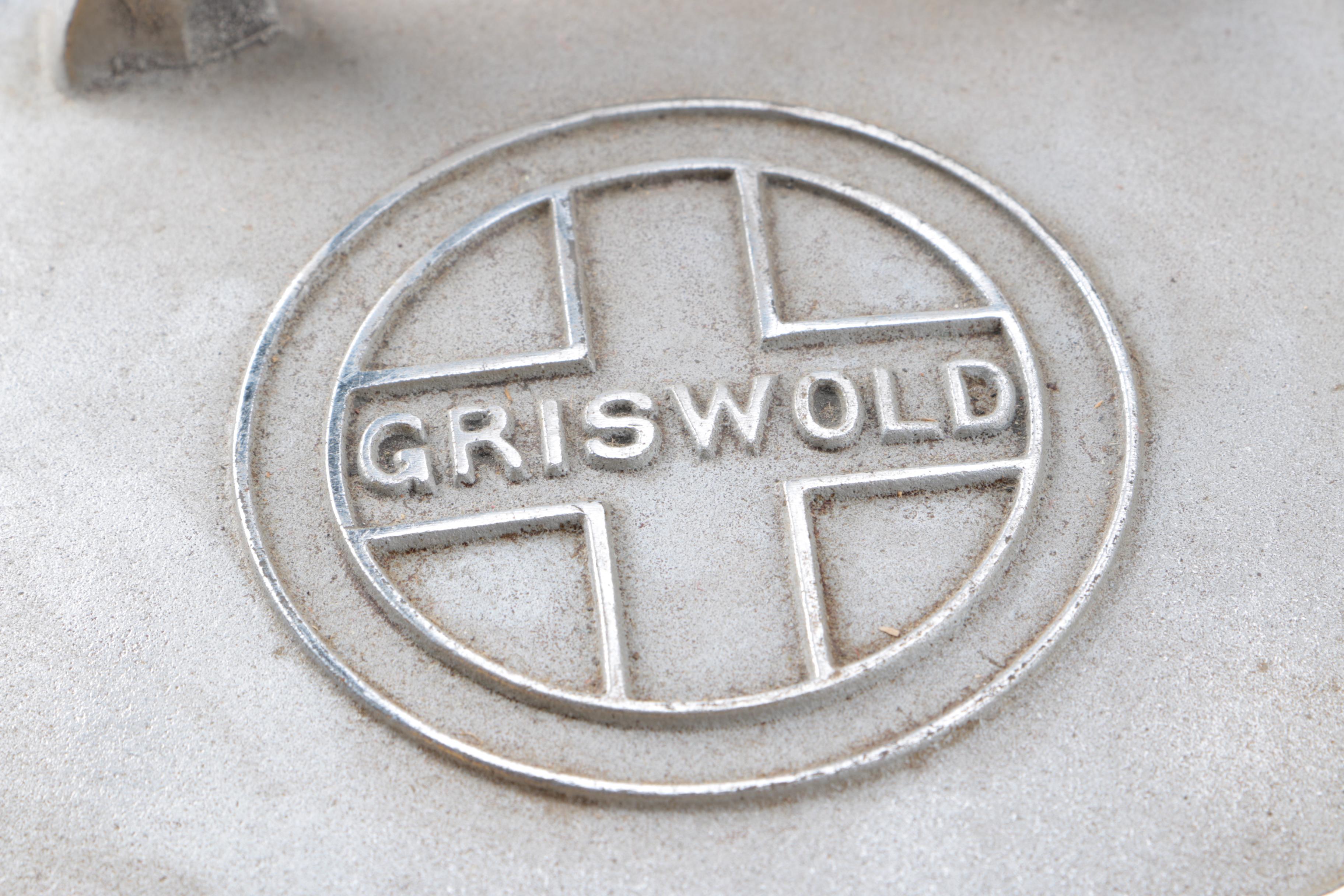 Vintage Griswold Cast Iron No. 8 Dutch Oven