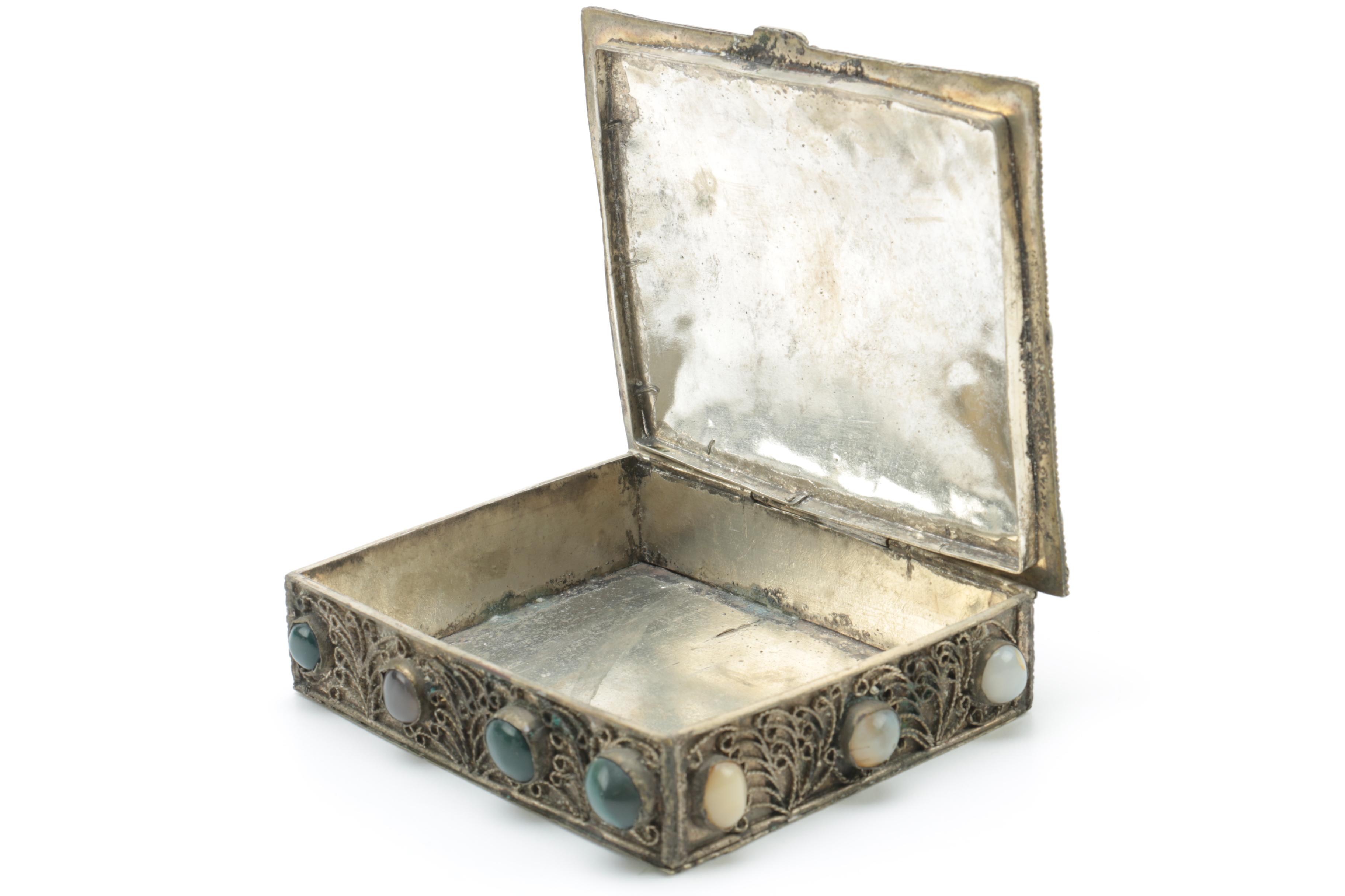 Cannetille Trinket Box with Agate, Dyed Quartz and Glass Cabochons