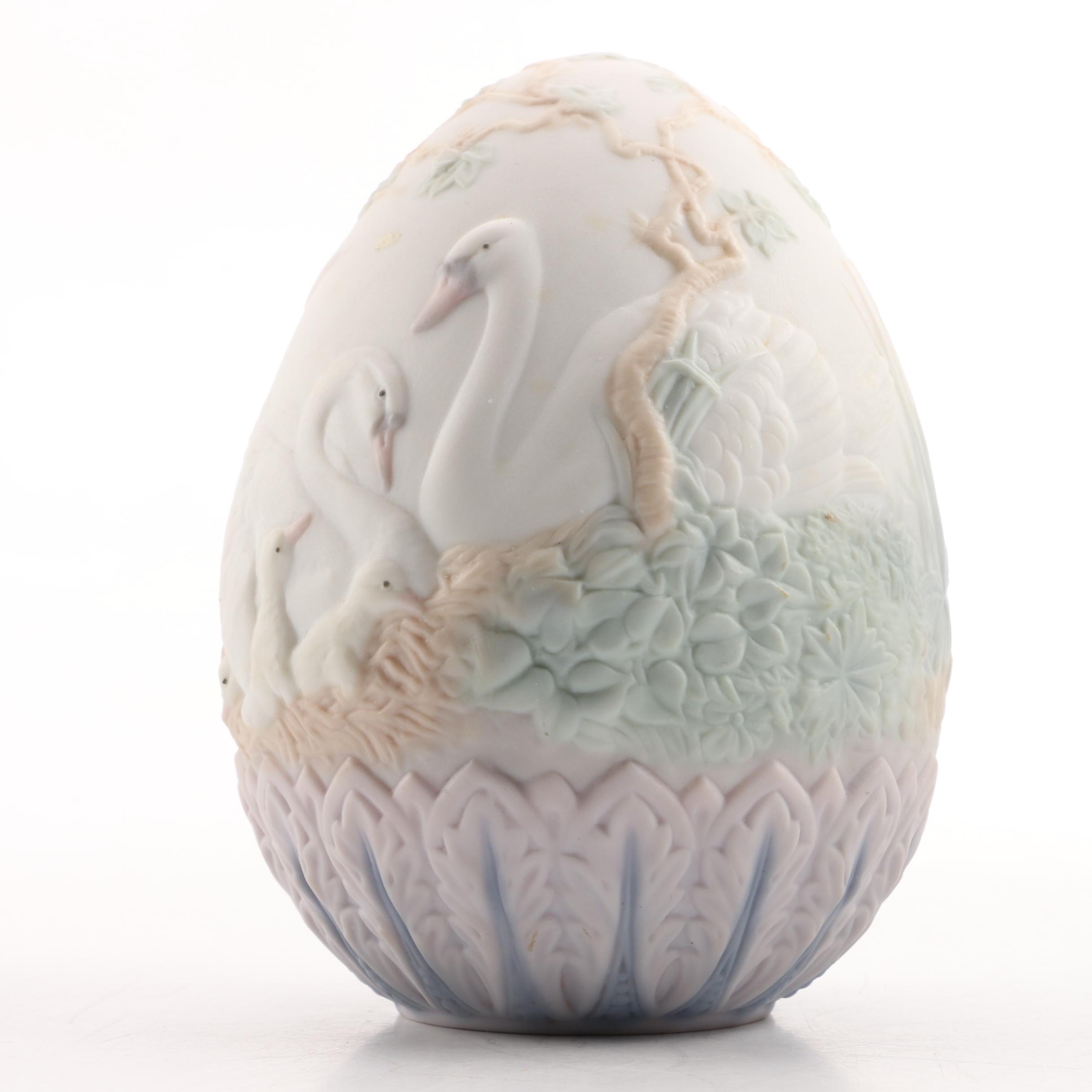 Porcelain Lladró Egg With Swans