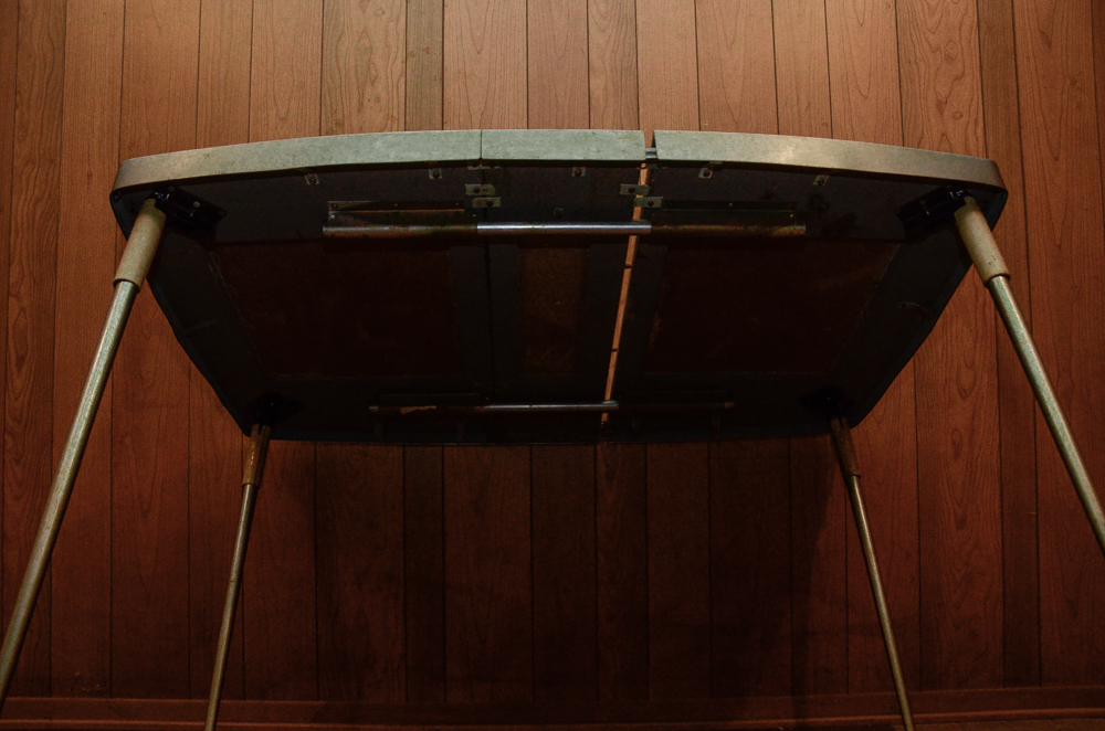 Mid Century Modern Table and Chairs