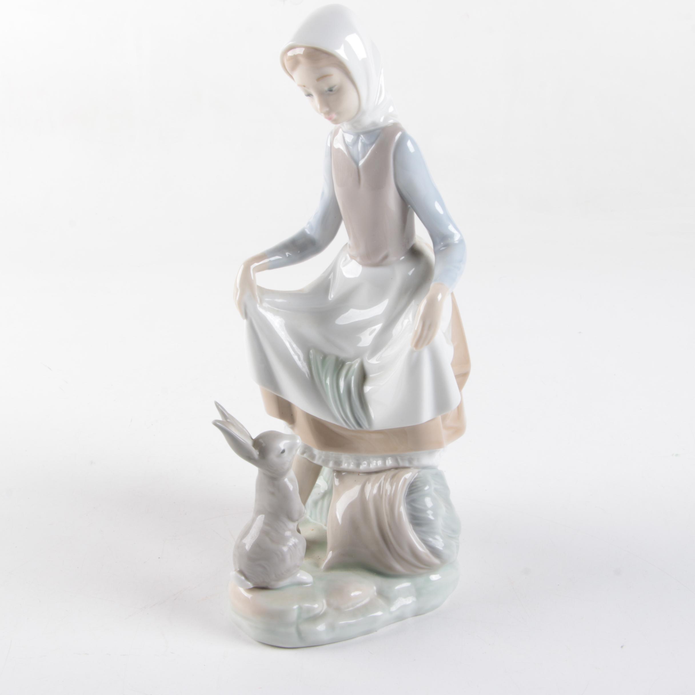 Lladró "Rabbit's Food" Porcelain Figurine