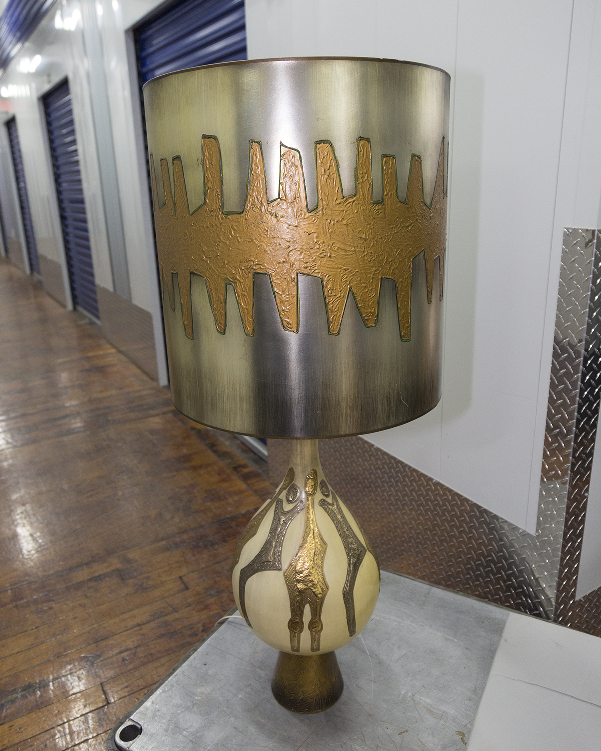 Mid Century Modern Ceramic Table Lamp