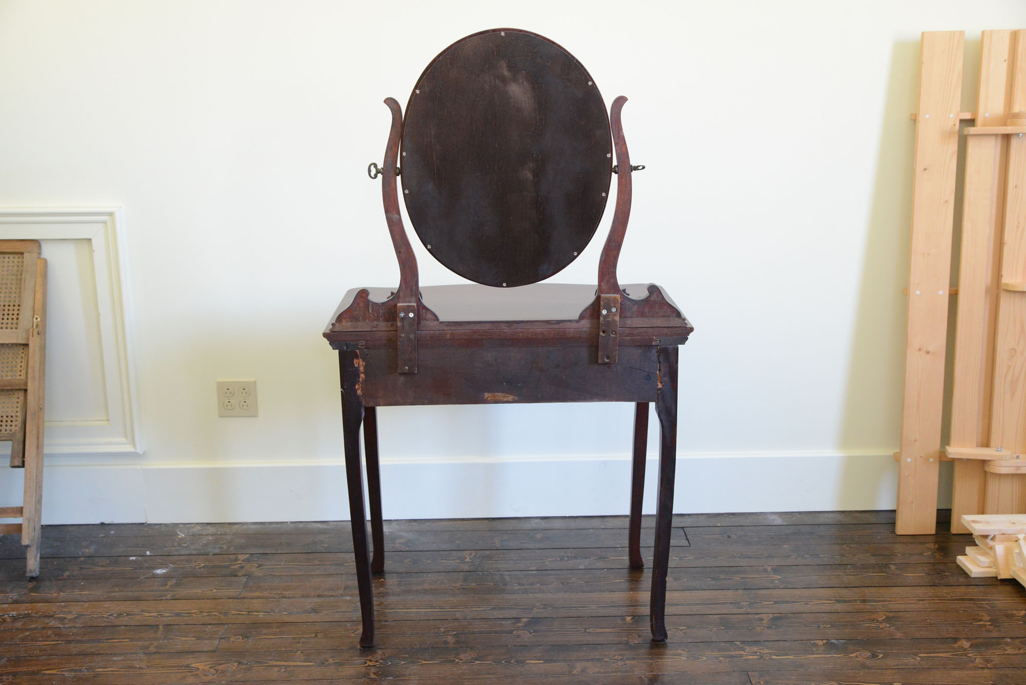 Mahogany Vanity Table with Mirror