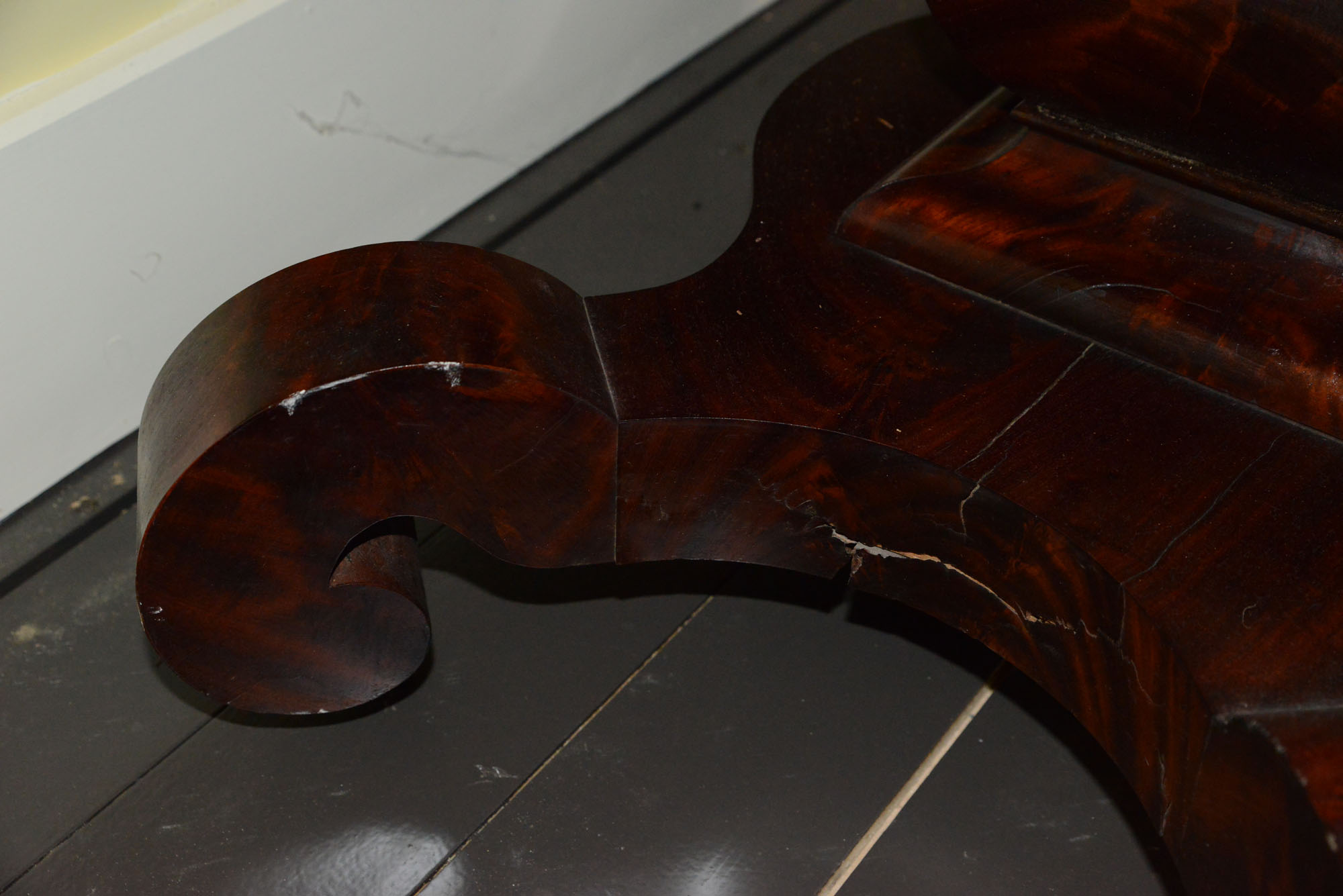 American Empire Style Mahogany Drop Leaf Table