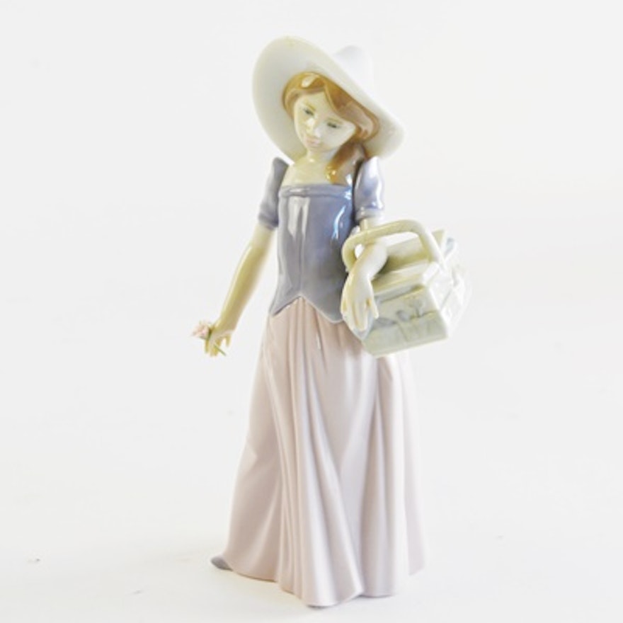 Lladró "Tailor Made" Porcelain Figurine