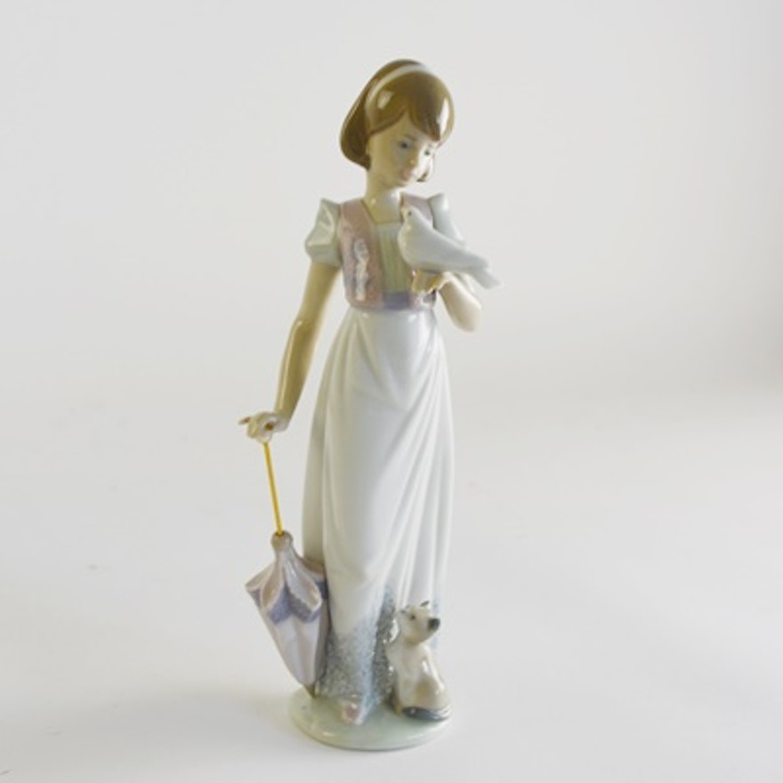 Lladró "Summer Stroll" Porcelain Figurine