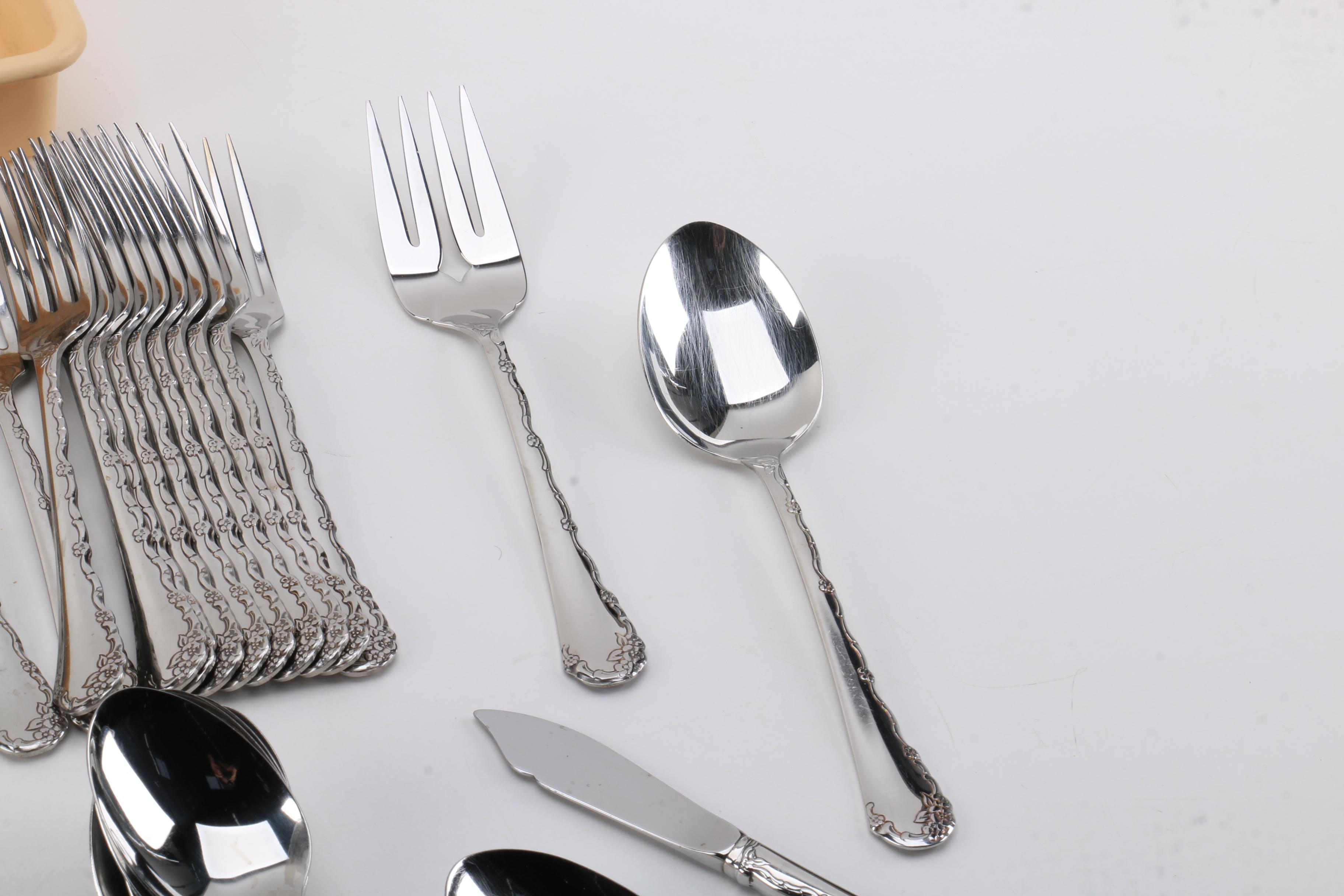 Oneida Silver-Toned Flatware Set