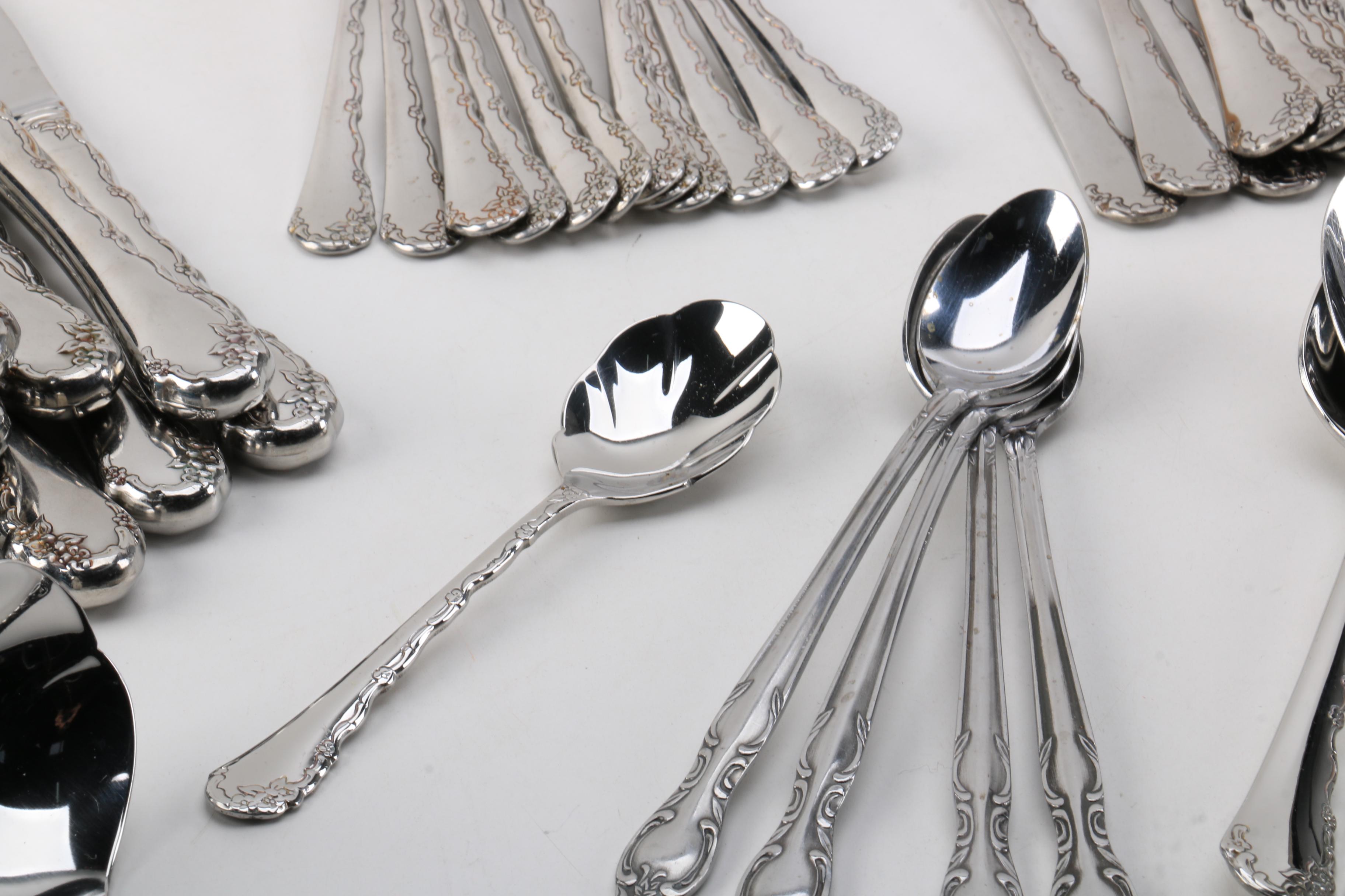 Oneida Silver-Toned Flatware Set