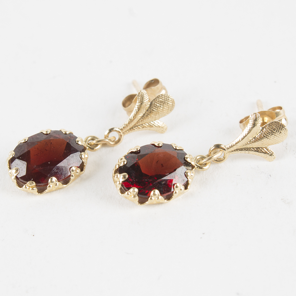 10K Yellow Gold Garnet Earrings