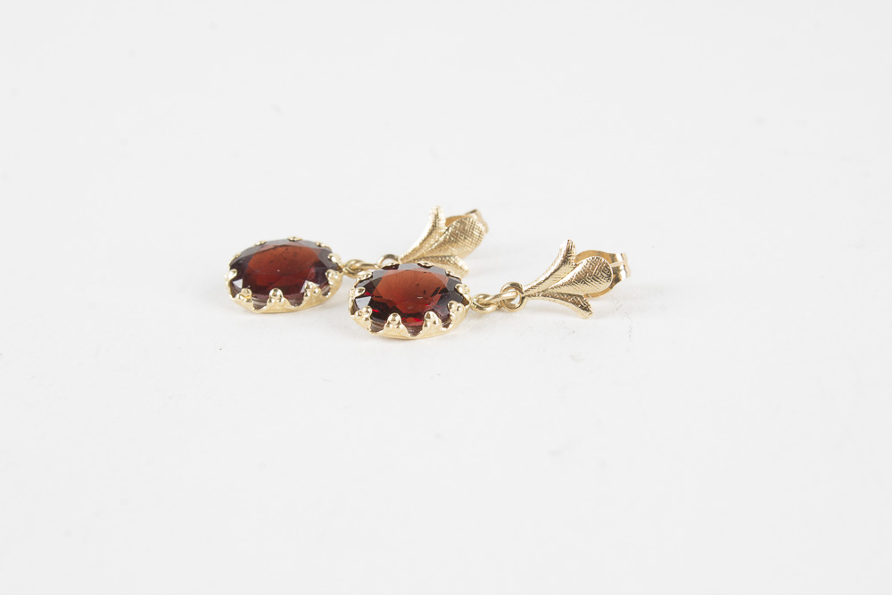 10K Yellow Gold Garnet Earrings