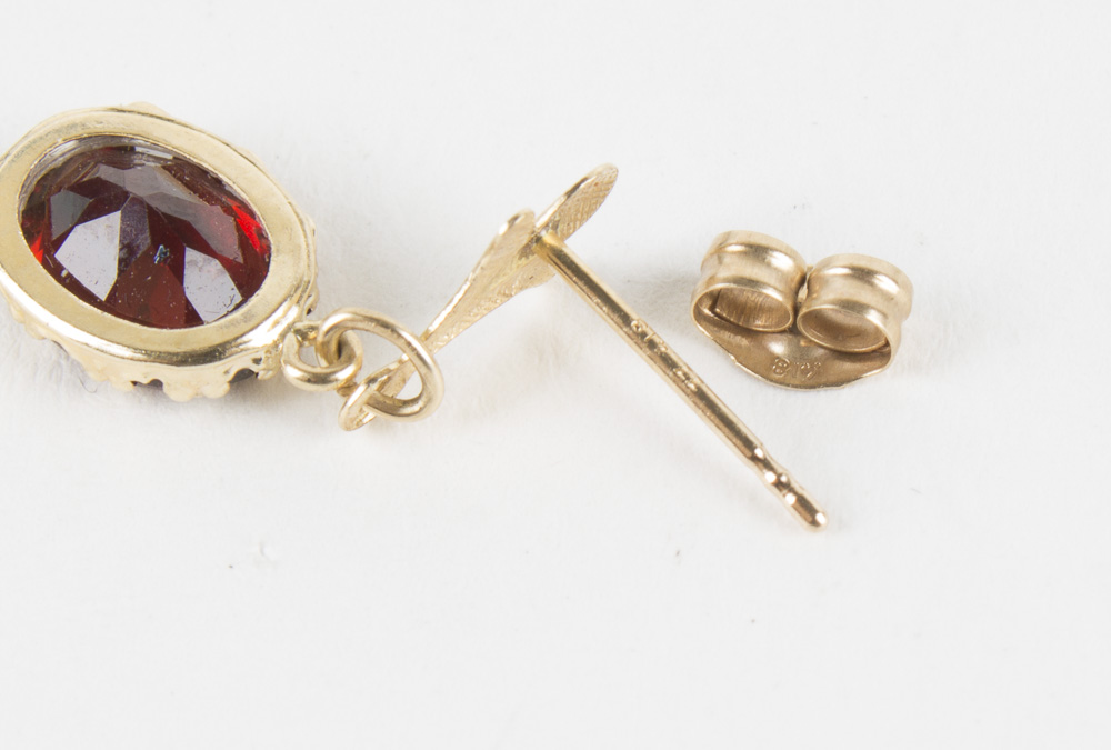 10K Yellow Gold Garnet Earrings