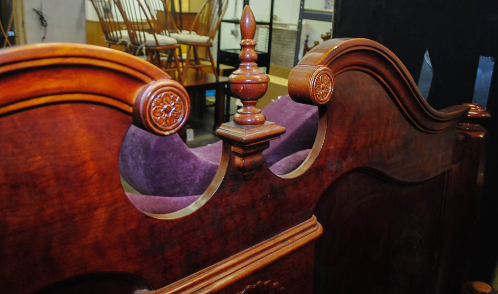 Vintage Broken Arch Style Bed Frame in King-Size