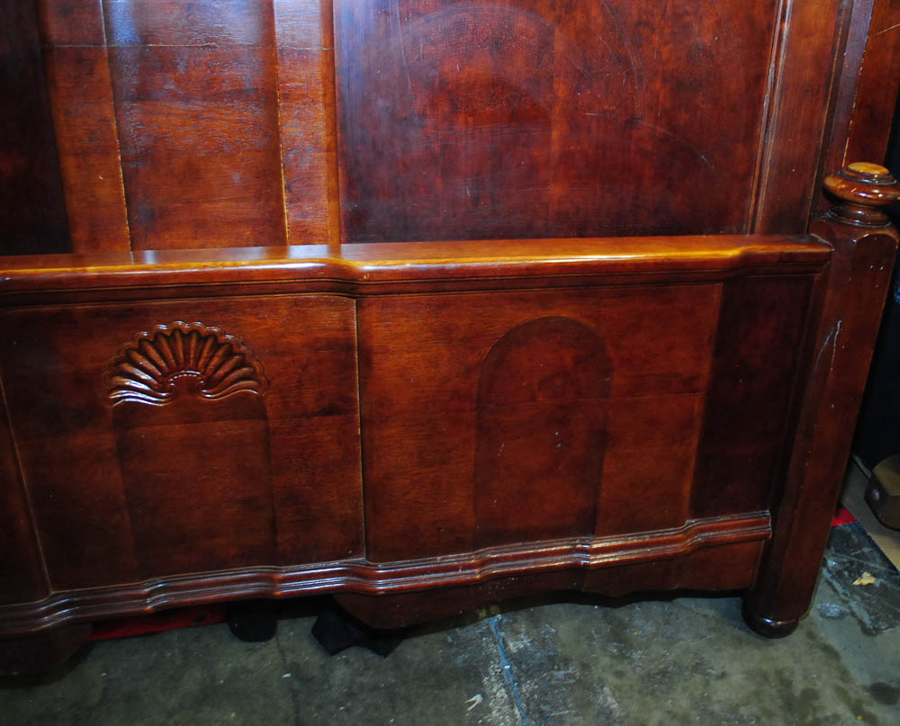 Vintage Broken Arch Style Bed Frame in King-Size