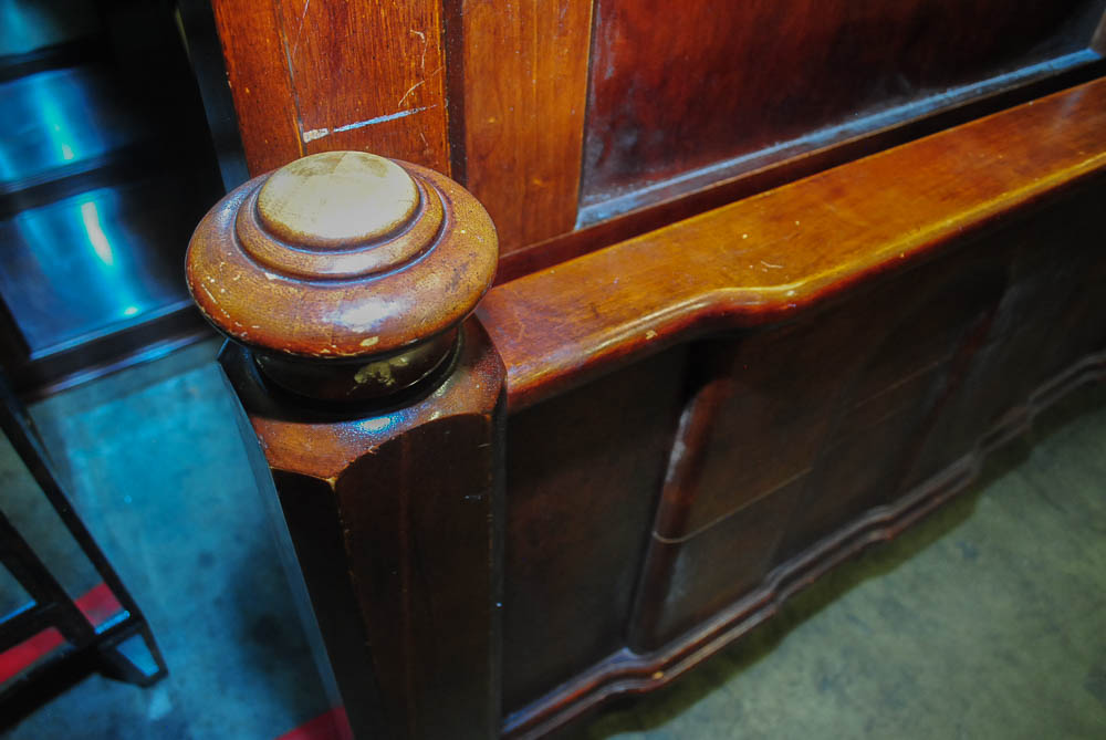 Vintage Broken Arch Style Bed Frame in King-Size