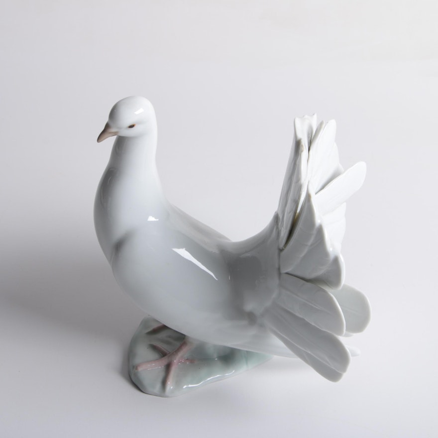 Lladró White Porcelain Pigeon