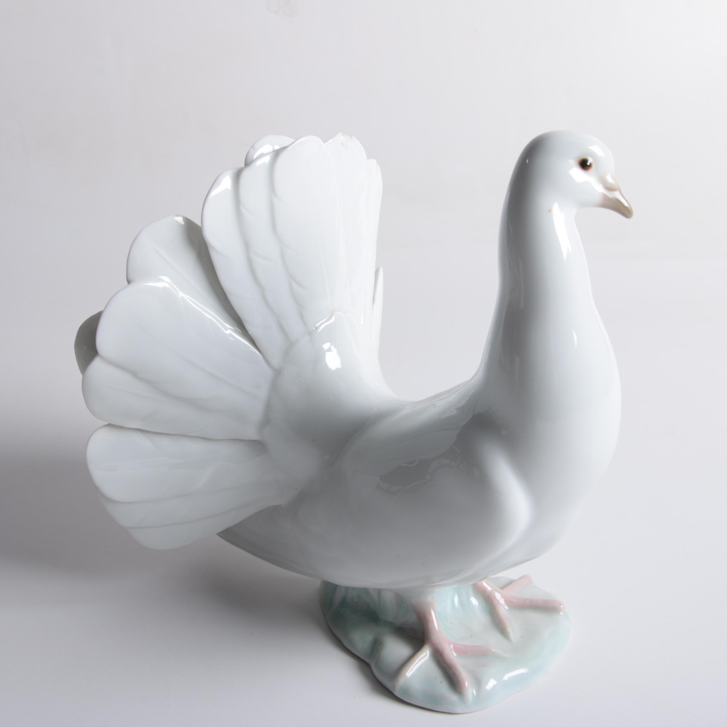 Lladró White Porcelain Pigeon
