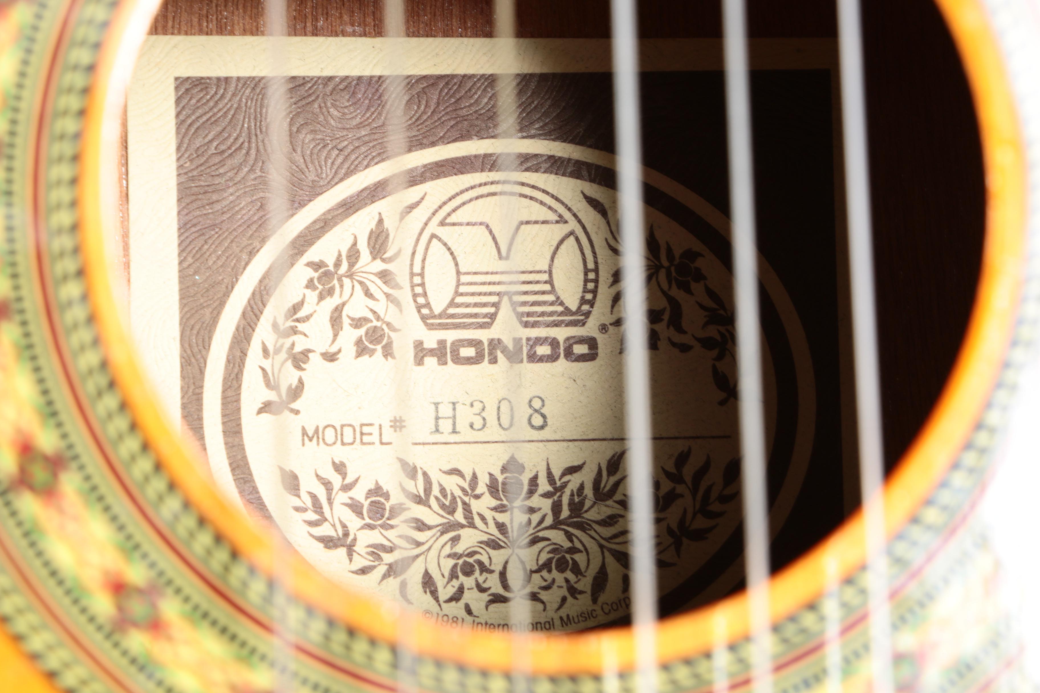 Hondo H308 Classical Acoustic Guitar with Case