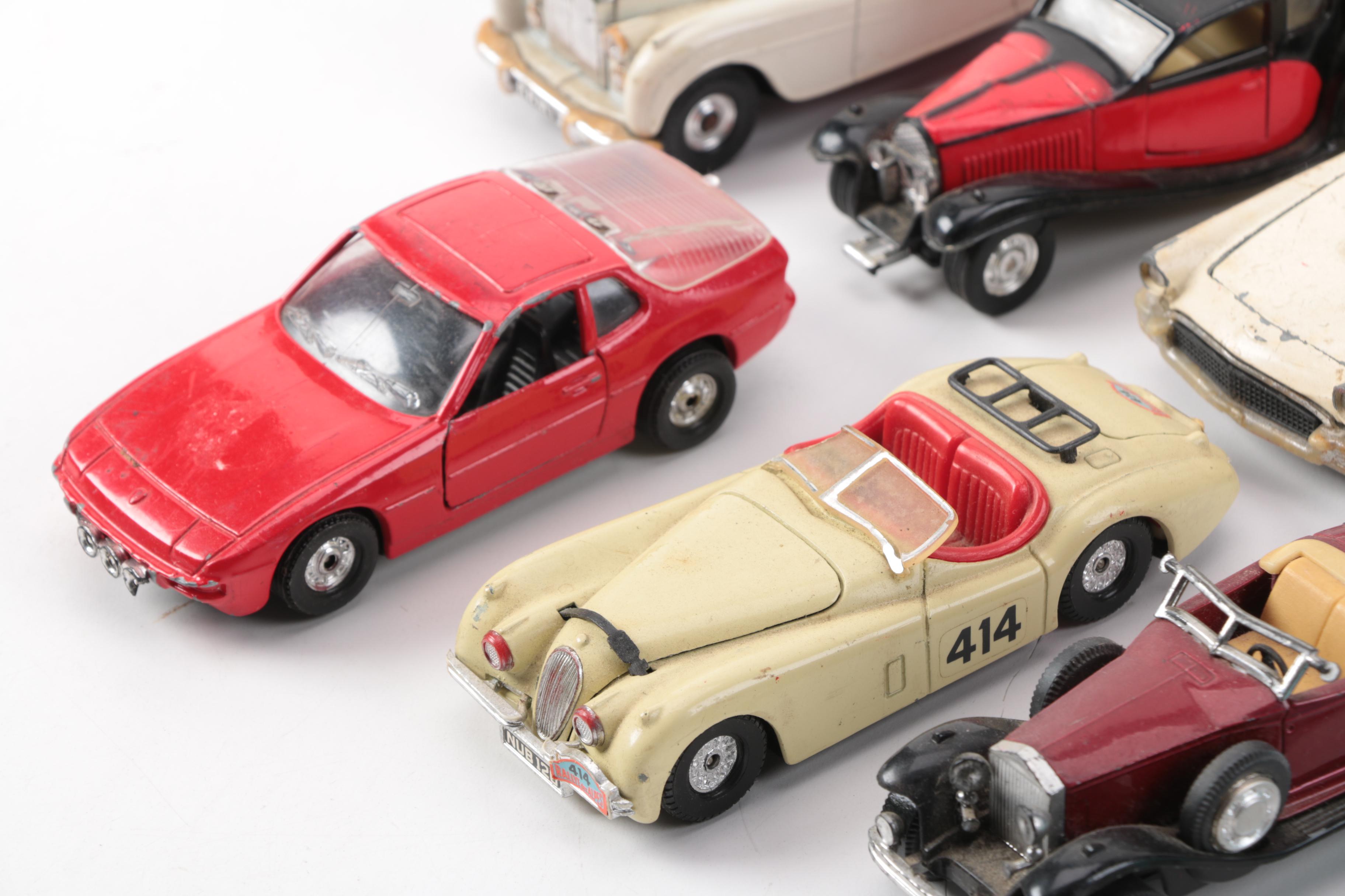 1966 Mattel "Miniature Car Collectors Show Case" and Vintage Die-Cast Cars