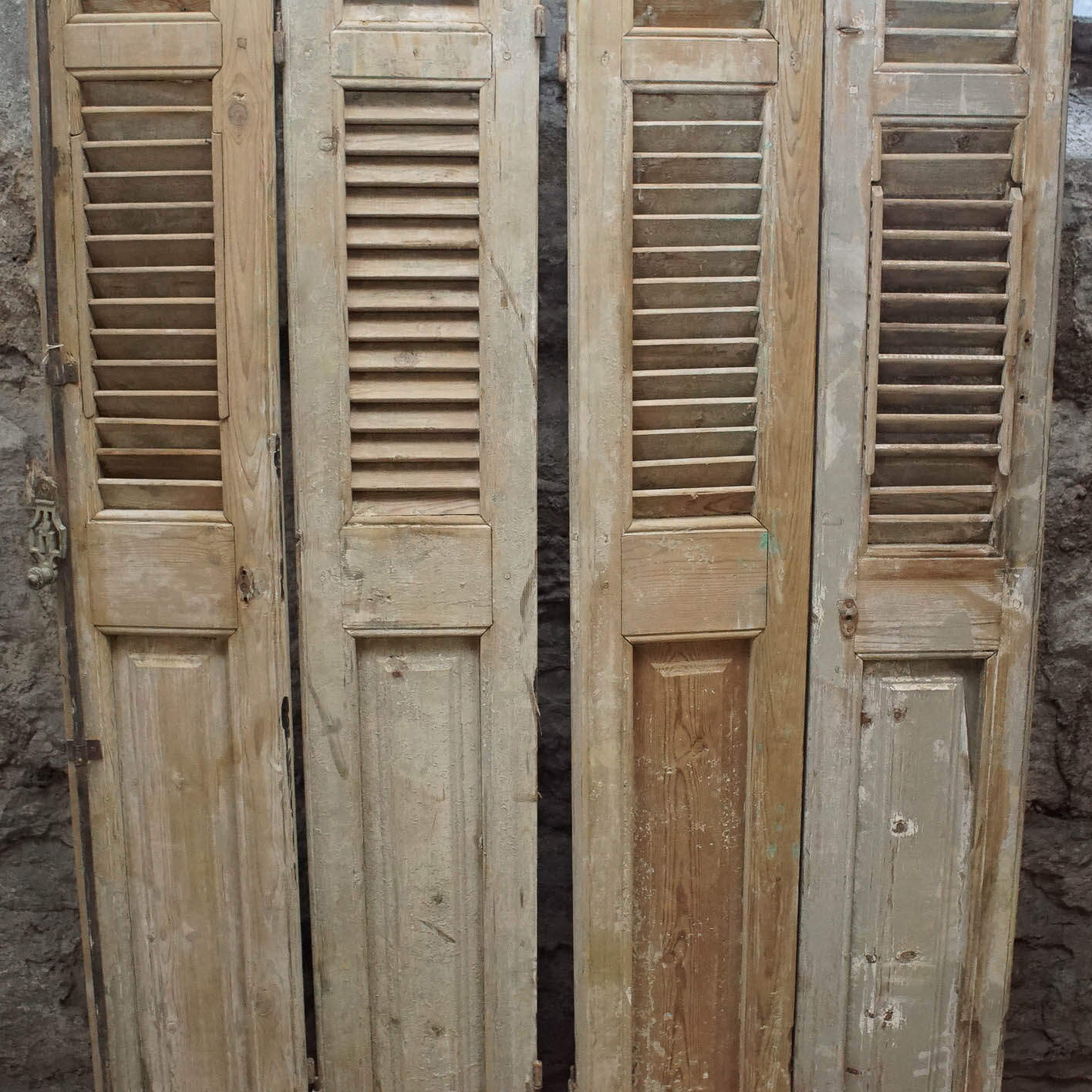 Vintage Bifold Louvered Doors