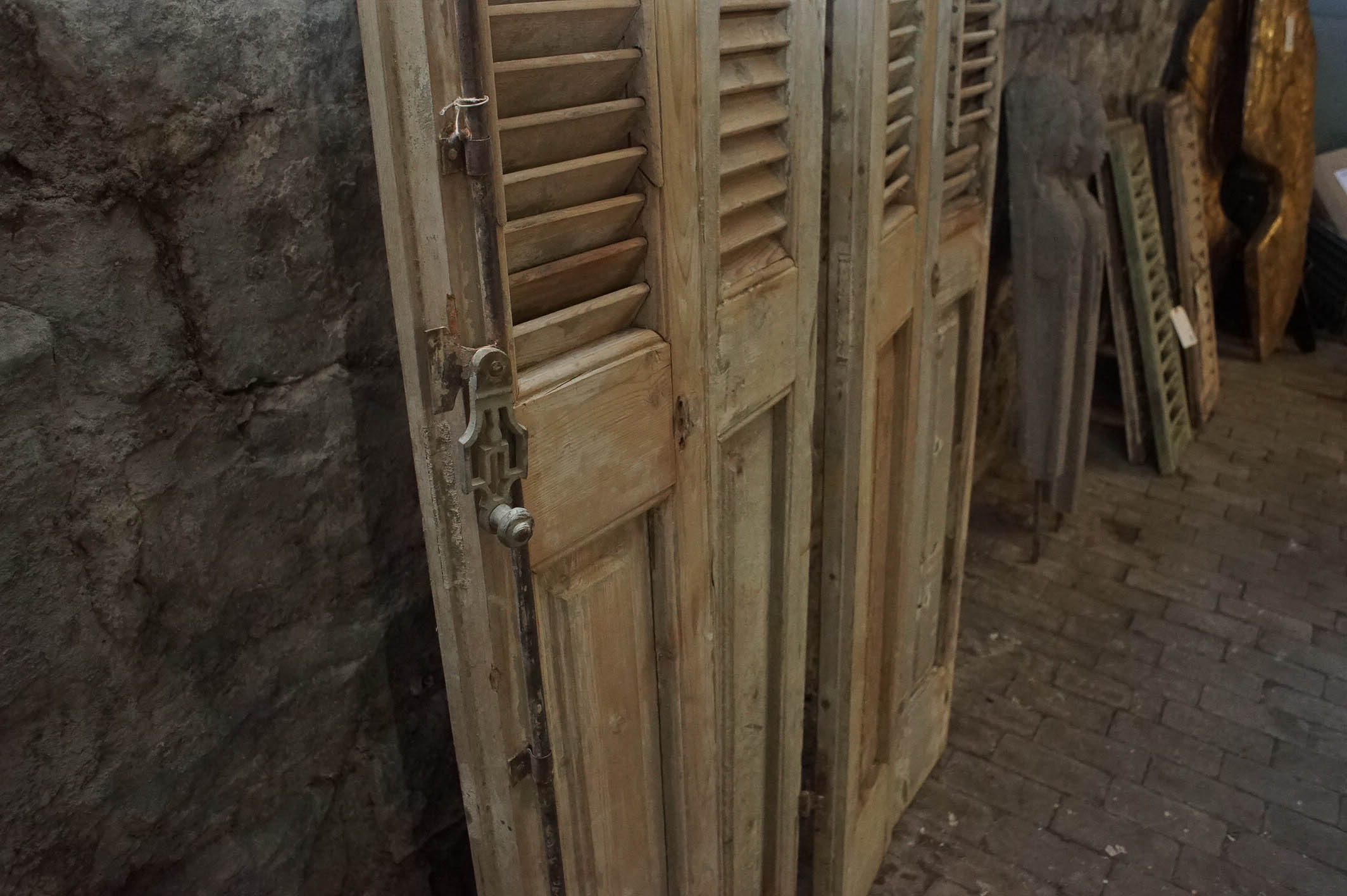 Vintage Bifold Louvered Doors