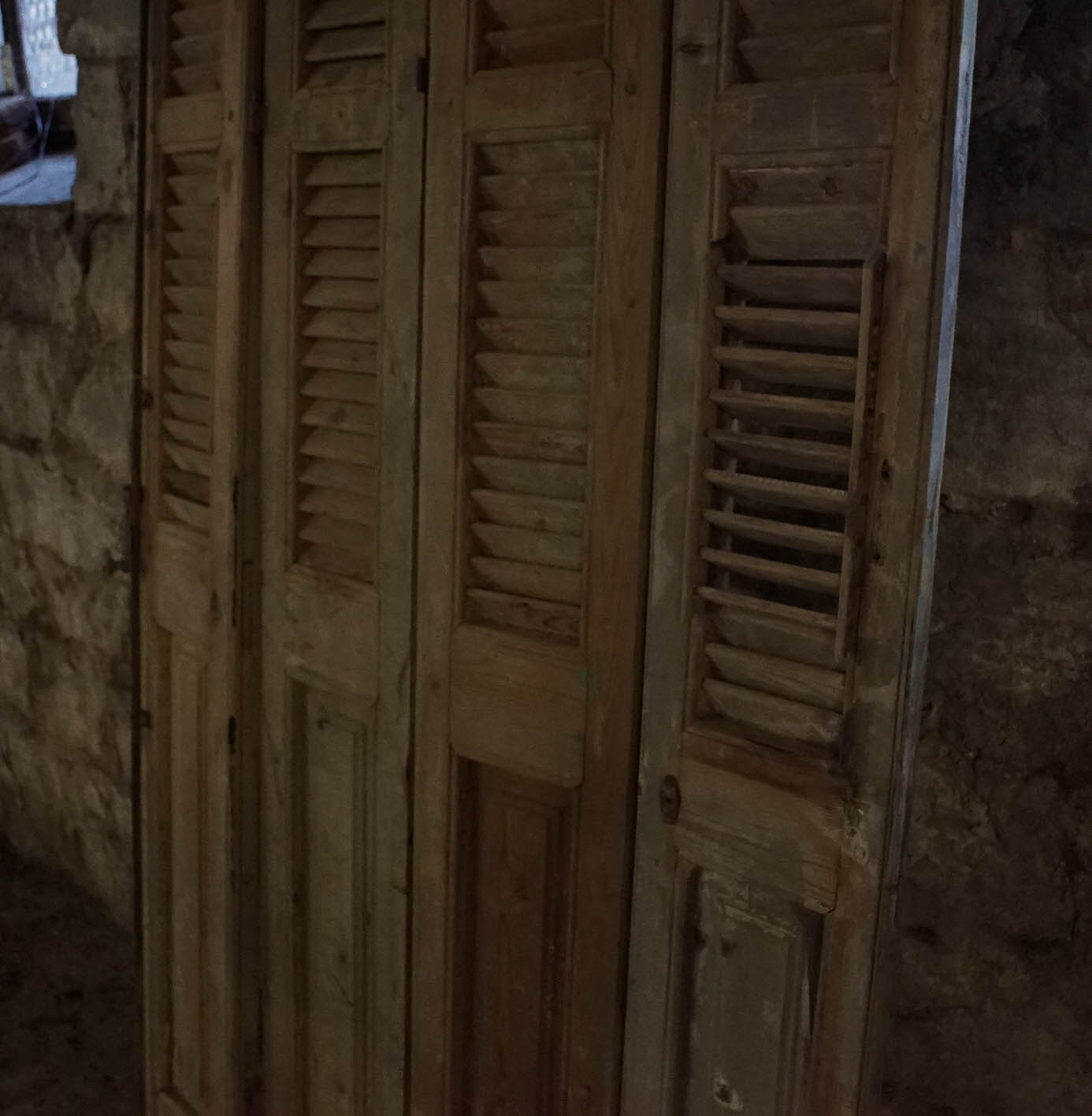 Vintage Bifold Louvered Doors