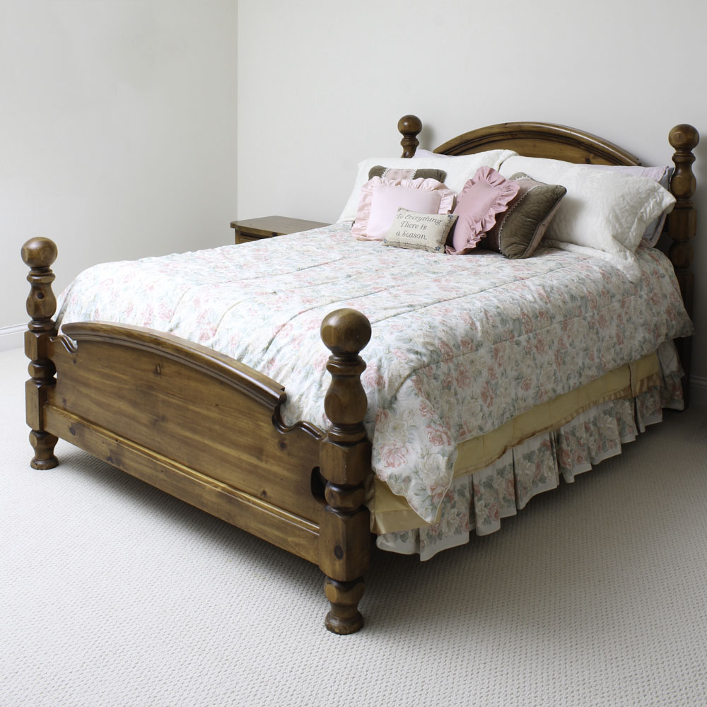 Vintage Colonial Style Pine Queen Size Bed Frame