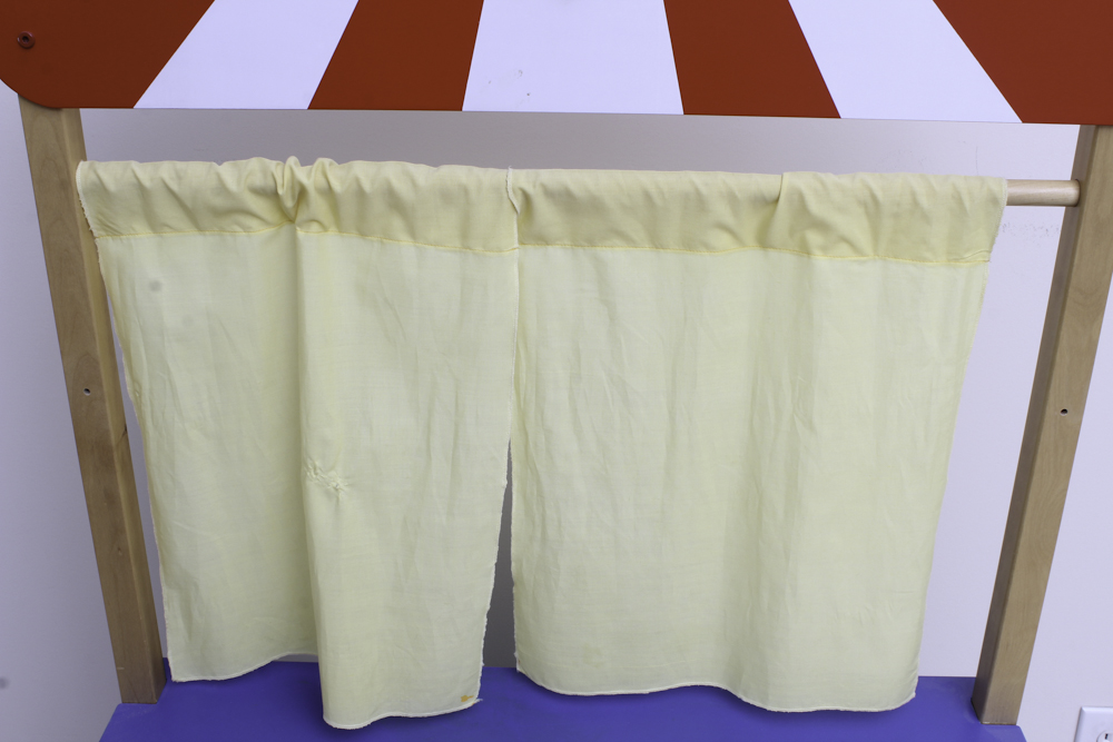 KidKraft Puppet Theater