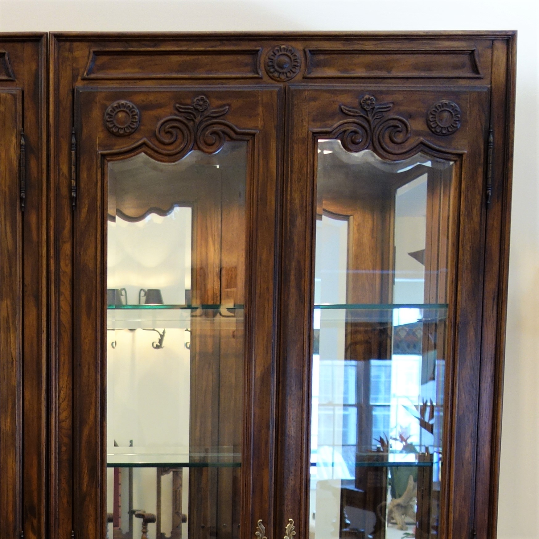 Drexel- Heritage Lighted Curio Cabinet