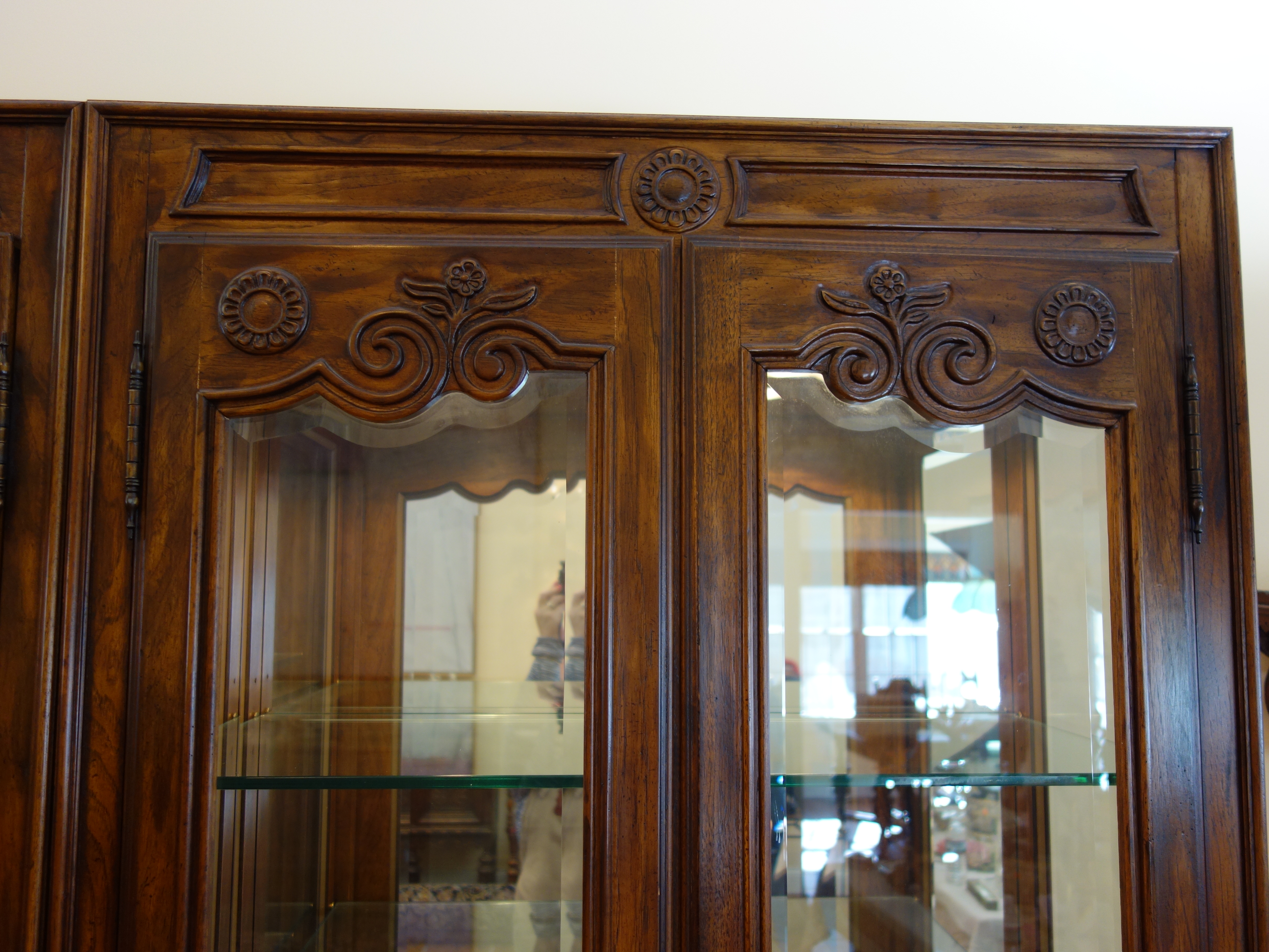 Drexel- Heritage Lighted Curio Cabinet