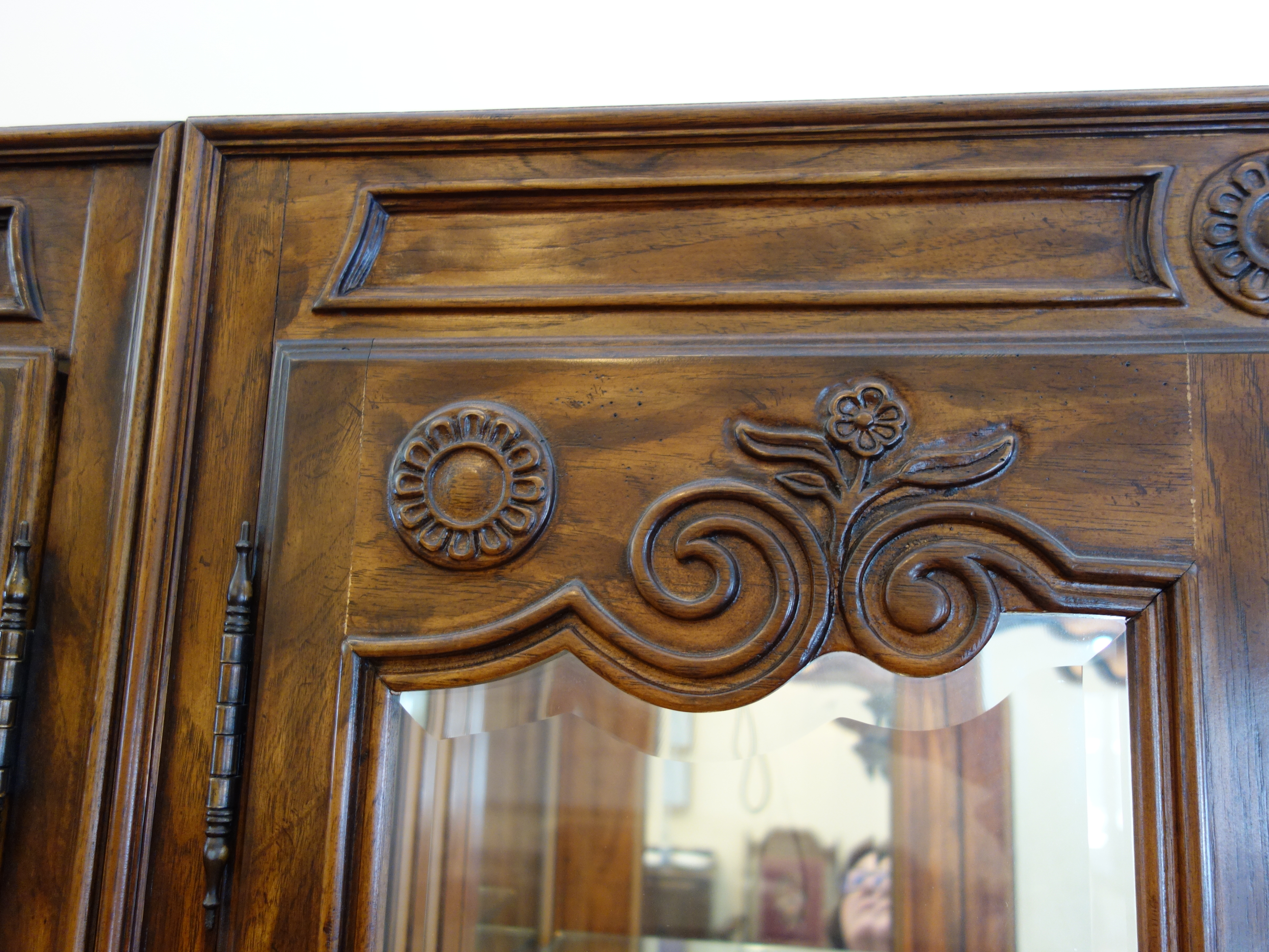 Drexel- Heritage Lighted Curio Cabinet