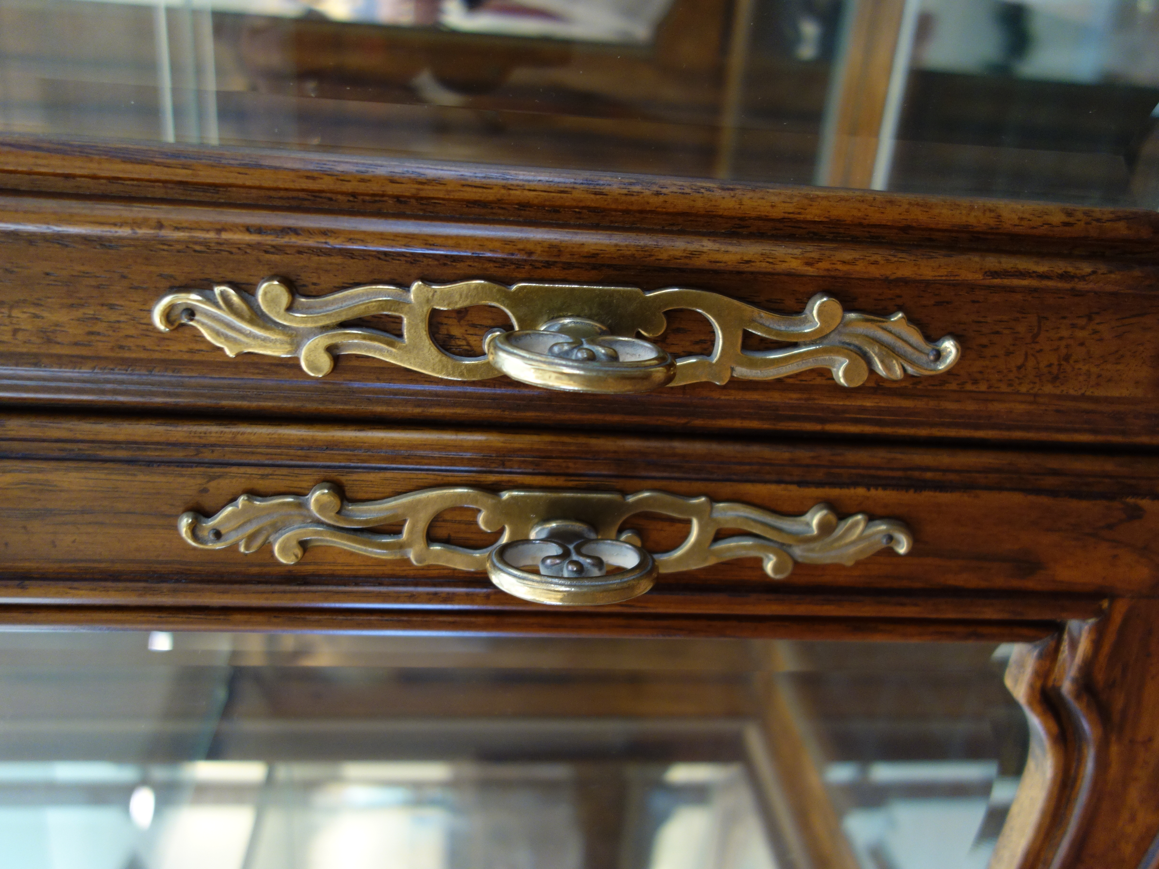 Drexel- Heritage Lighted Curio Cabinet