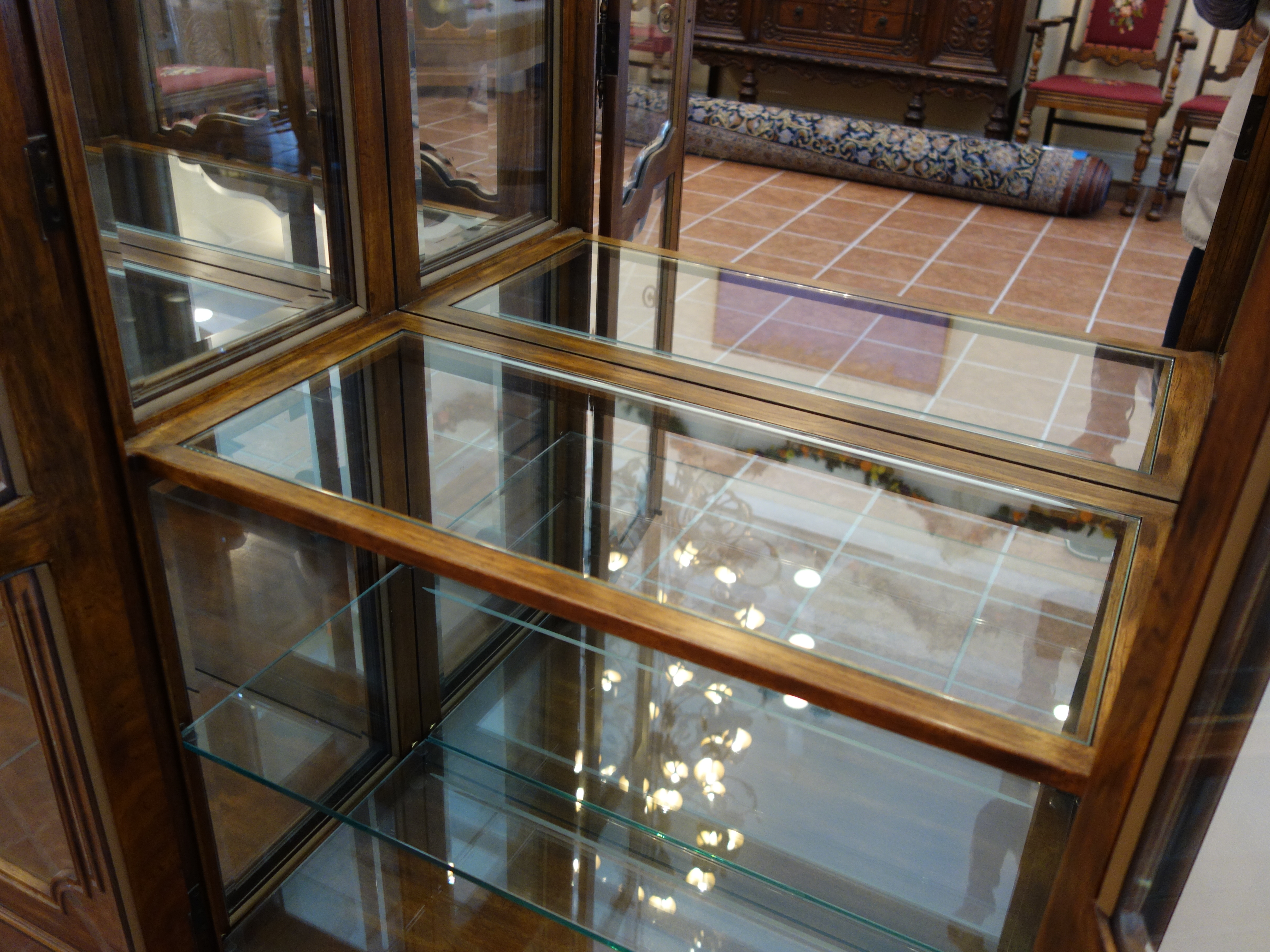 Drexel- Heritage Lighted Curio Cabinet