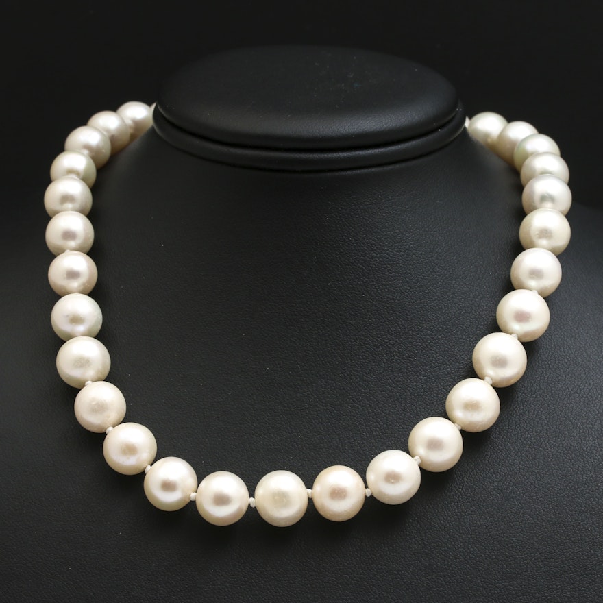14K White Gold Pearl Necklace