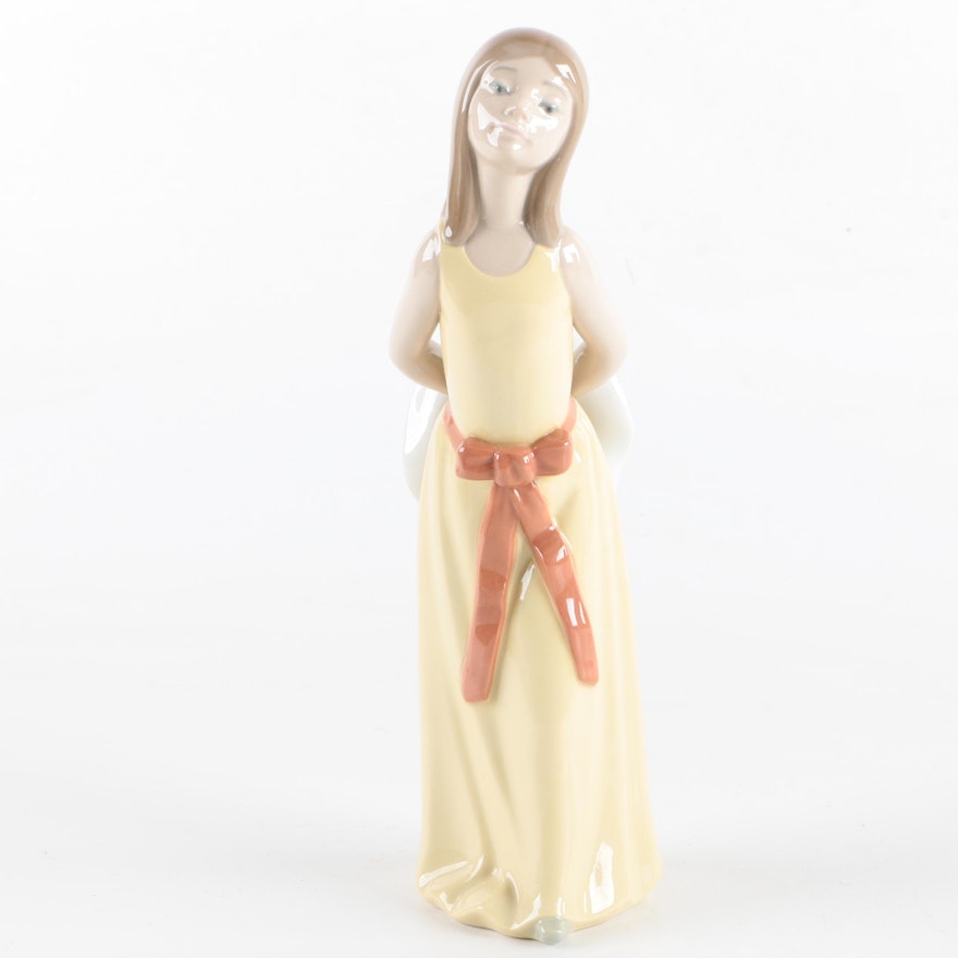 Lladró "Naughty-Girl With Straw Hat" Figurine