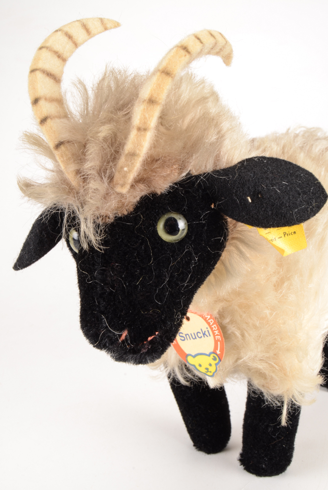 Steiff Snucki the Ram Plush
