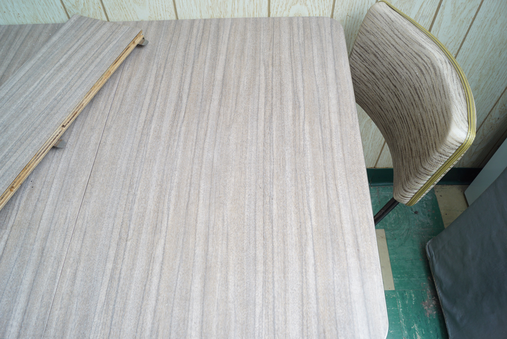 Mid Century Modern Dining Table and Chairs