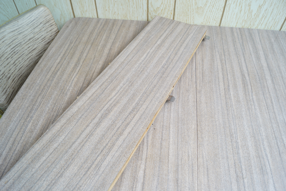 Mid Century Modern Dining Table and Chairs