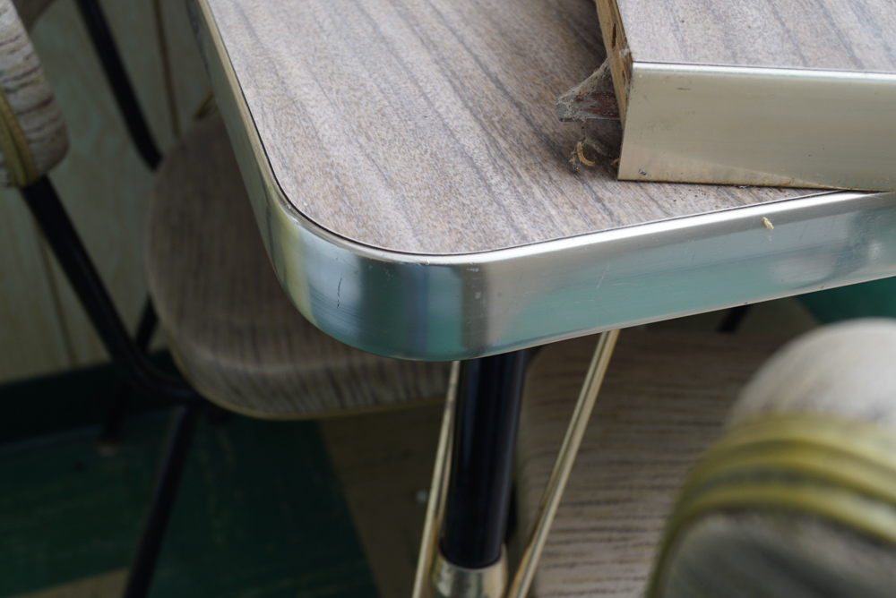 Mid Century Modern Dining Table and Chairs