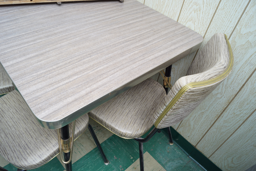 Mid Century Modern Dining Table and Chairs