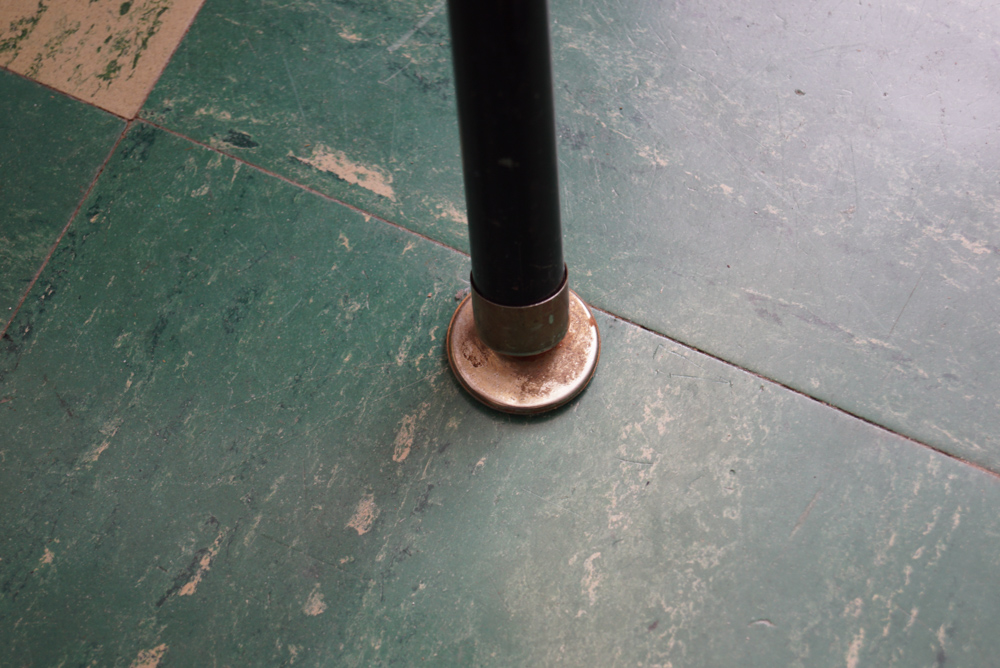 Mid Century Modern Dining Table and Chairs