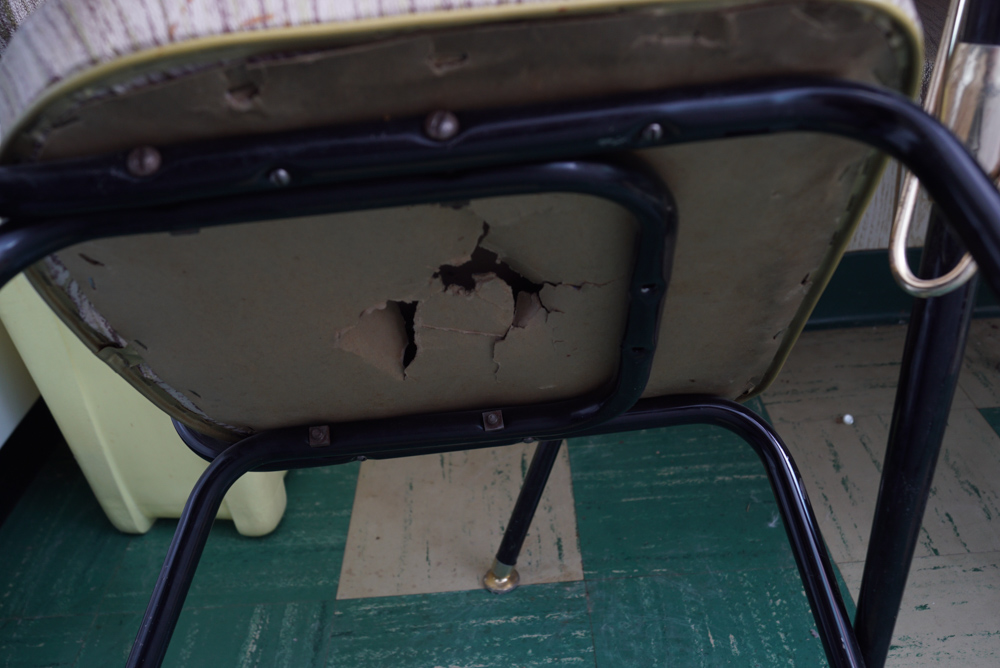 Mid Century Modern Dining Table and Chairs