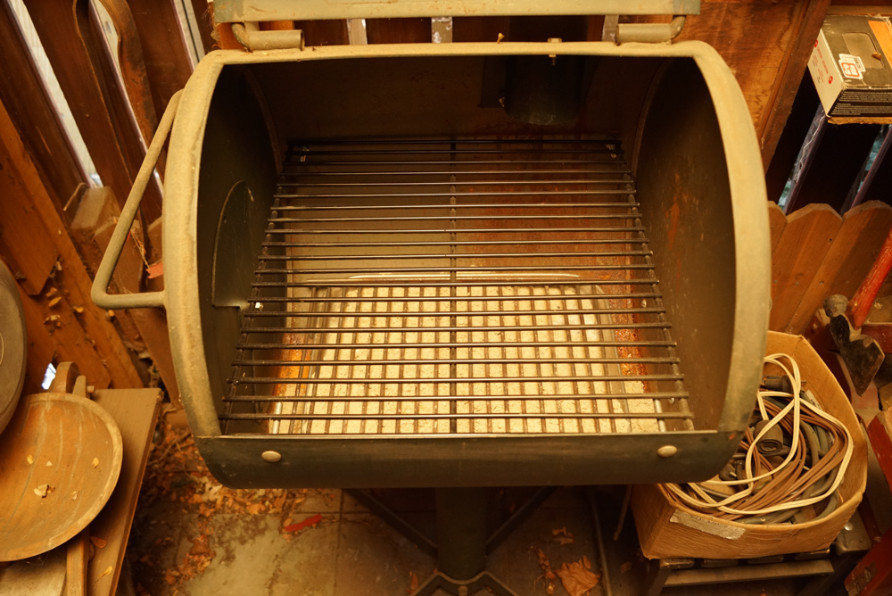 Barrel Style Charcoal Grill