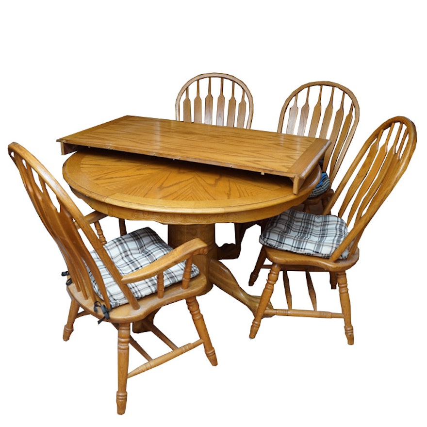 Vintage Farmhouse Style Oak Table with Chairs by Intercon