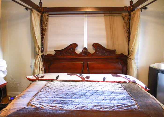 Vintage Chippendale Style Mahogany Tester California King Size Bed Frame