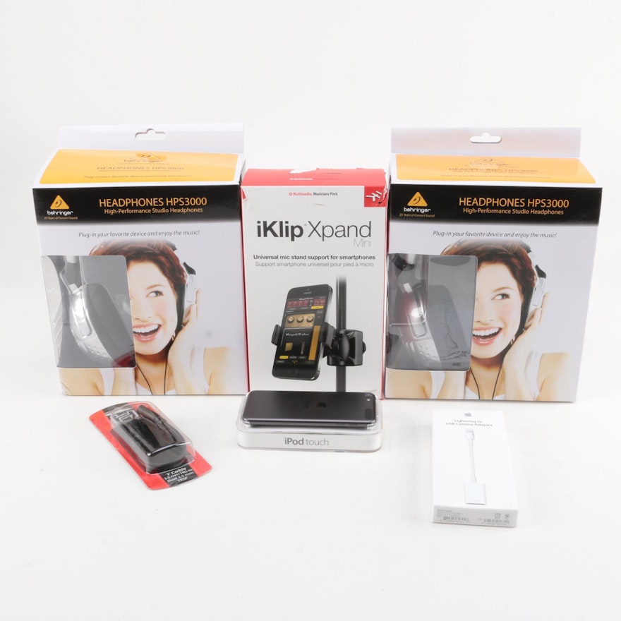 IPod Touch and Packaged Accessories